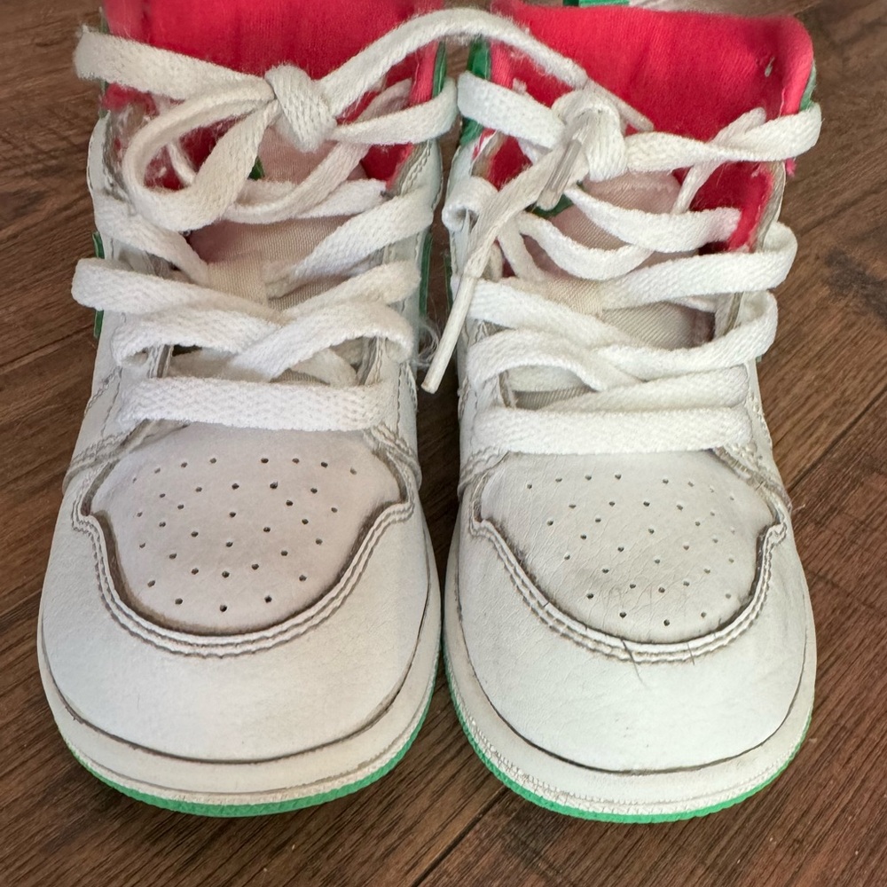 Nike Air Jordan 1 Retro High
Toddler Size 7c 705324 -134 - Picture 2 of 6